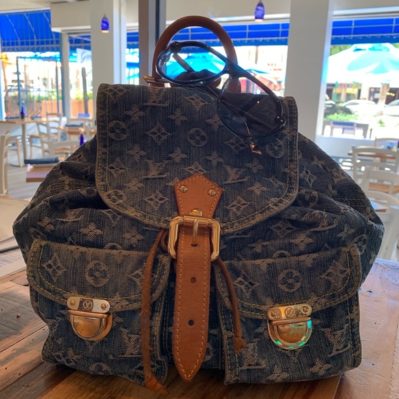 Louis Vuitton Handbags - Louis Vuitton denim Gm backpack 🎒 Authentic.